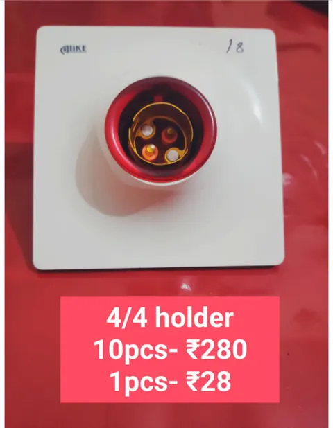 4/4 Holder — Holders