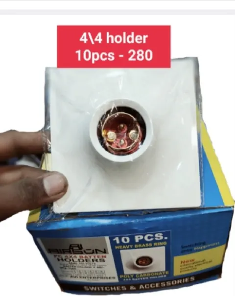 4/4 Holder — Holders